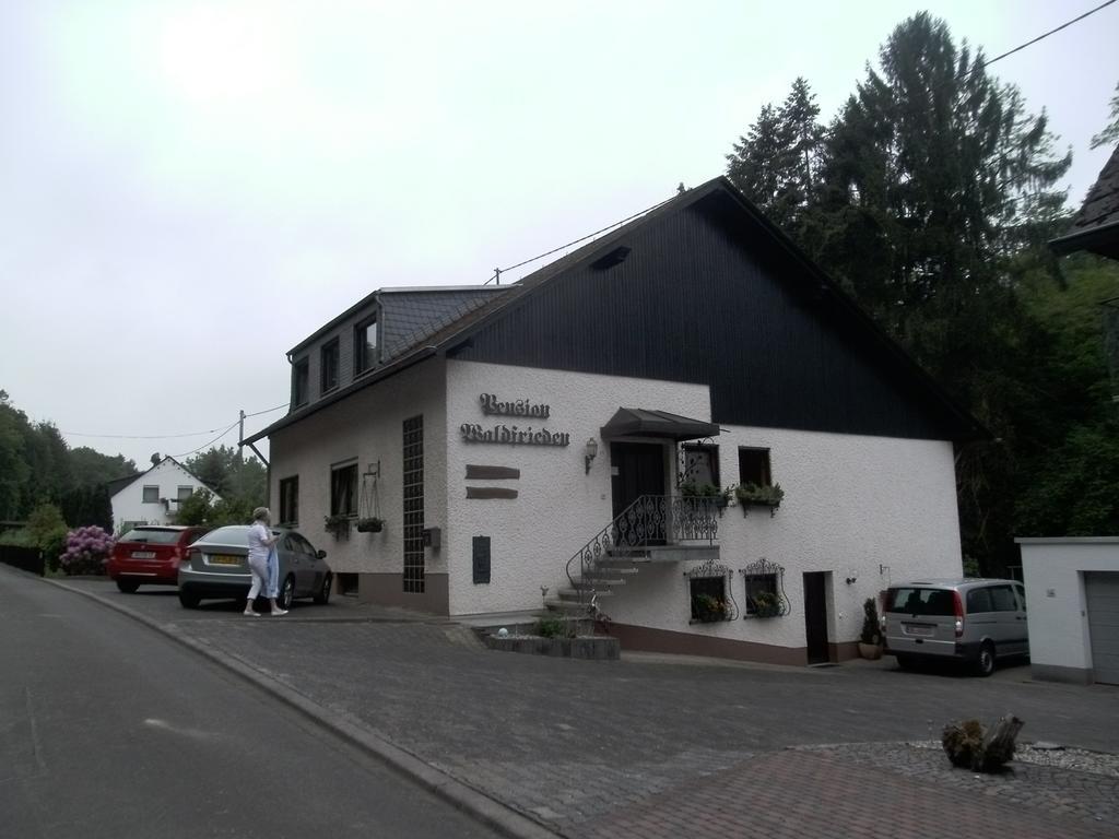 Pension Waldfrieden Maring-Noviand Værelse billede